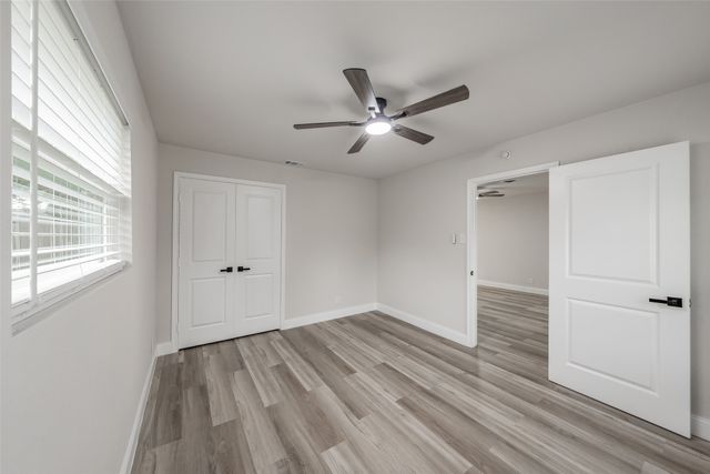404 Simmons Drive, Hurst, TX 76053