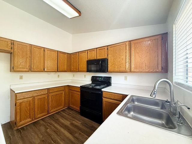 6755 N 89th Avenue, Glendale, AZ 85305