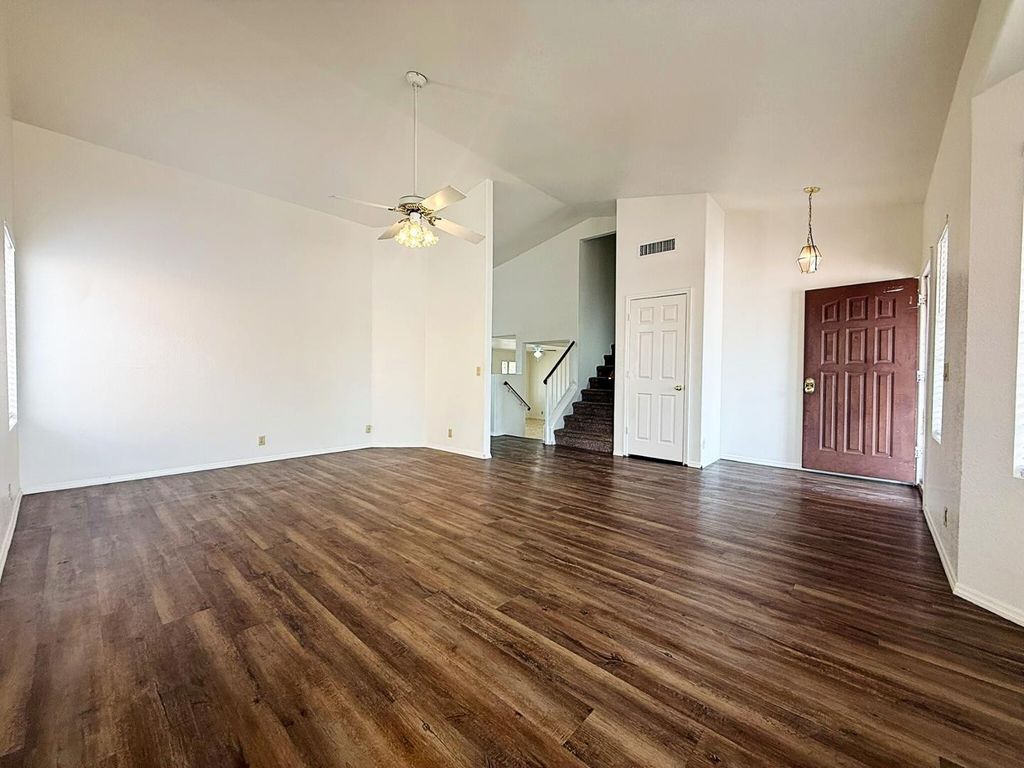 6755 N 89th Avenue, Glendale, AZ 85305