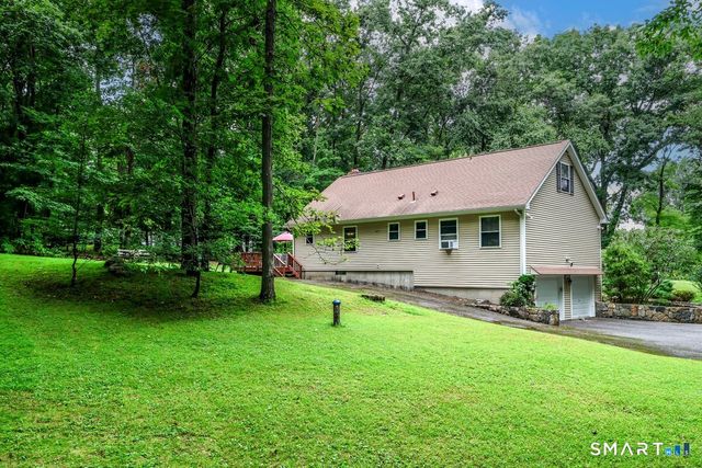 21 April Drive, New Milford, CT 06776