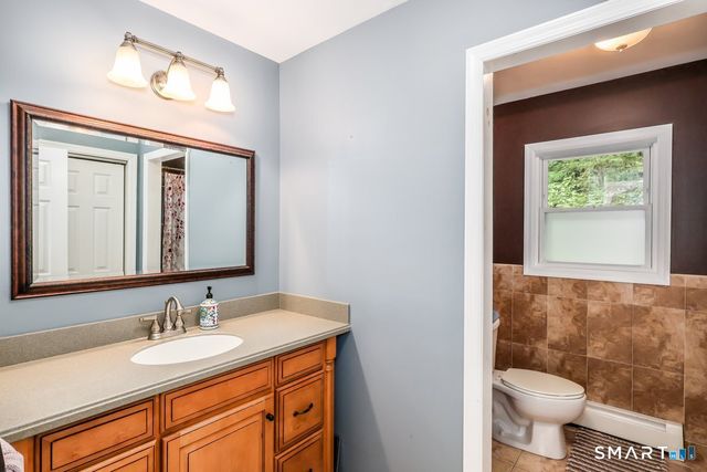 21 April Drive, New Milford, CT 06776