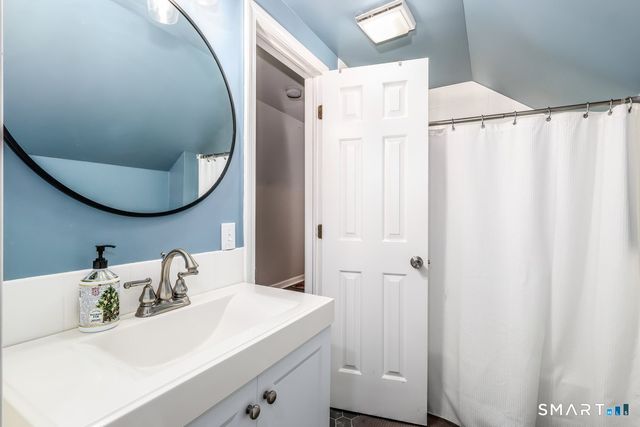 21 April Drive, New Milford, CT 06776
