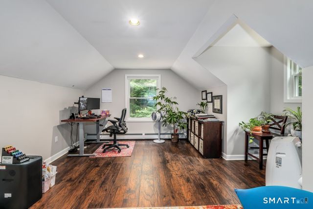 21 April Drive, New Milford, CT 06776