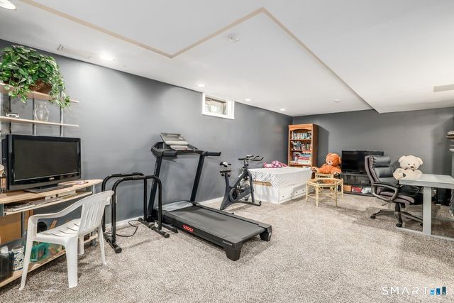 21 April Drive, New Milford, CT 06776
