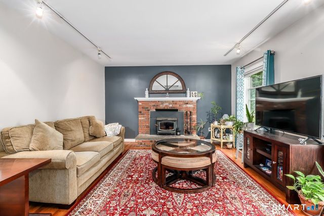 21 April Drive, New Milford, CT 06776