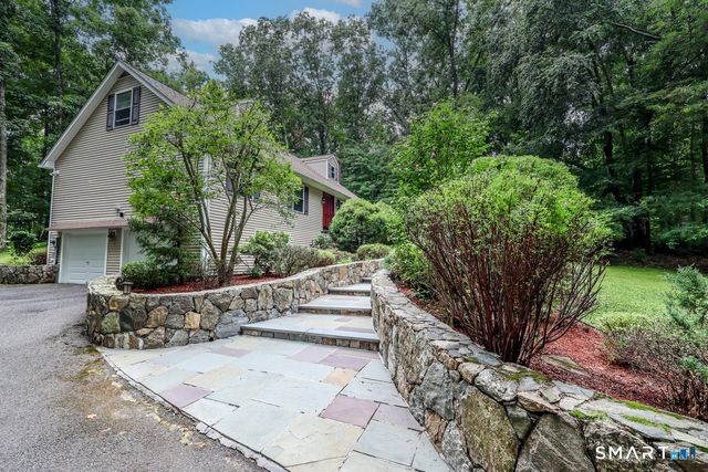 21 April Drive, New Milford, CT 06776