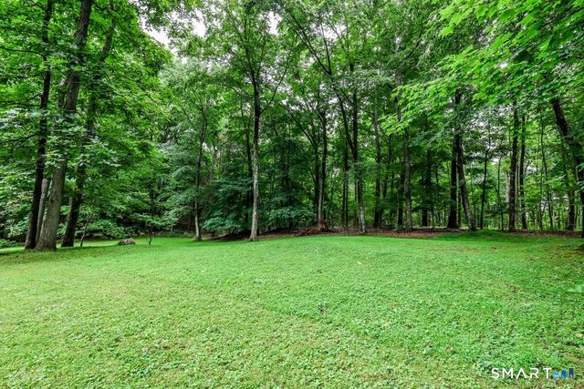 21 April Drive, New Milford, CT 06776