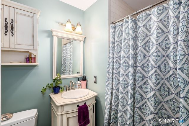 21 April Drive, New Milford, CT 06776