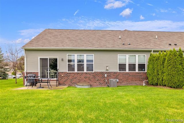 49502 Lakewood Street 93, Macomb, MI 48042