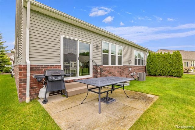 49502 Lakewood Street 93, Macomb, MI 48042