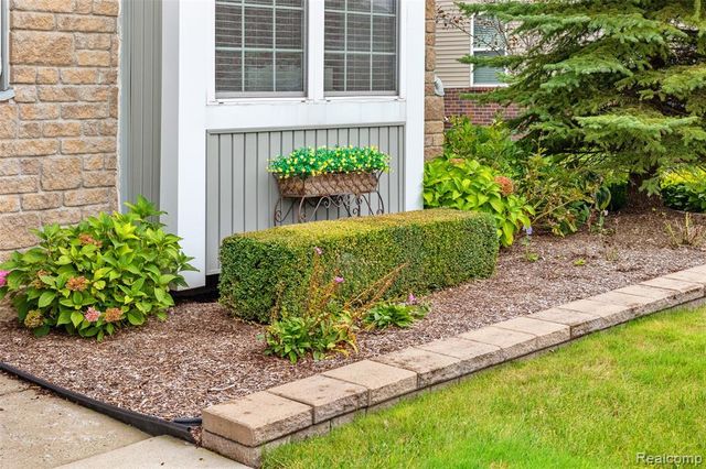 49502 Lakewood Street 93, Macomb, MI 48042