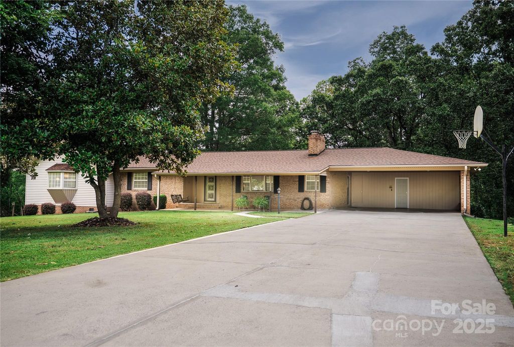 5075 Lakeview Drive, Salisbury, NC 28147