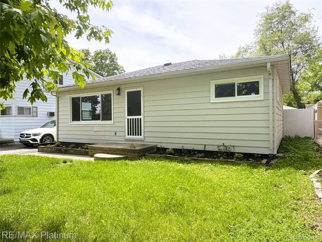 208 Devonshire Street, Ypsilanti Charter Township, MI 48198