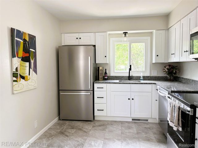 208 Devonshire Street, Ypsilanti Charter Township, MI 48198