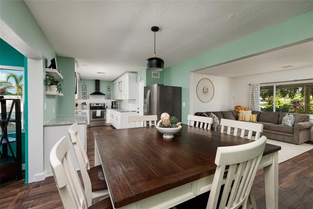 5950 35TH AVENUE N, St Petersburg, FL 33710
