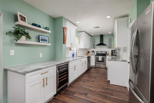 5950 35TH AVENUE N, St Petersburg, FL 33710