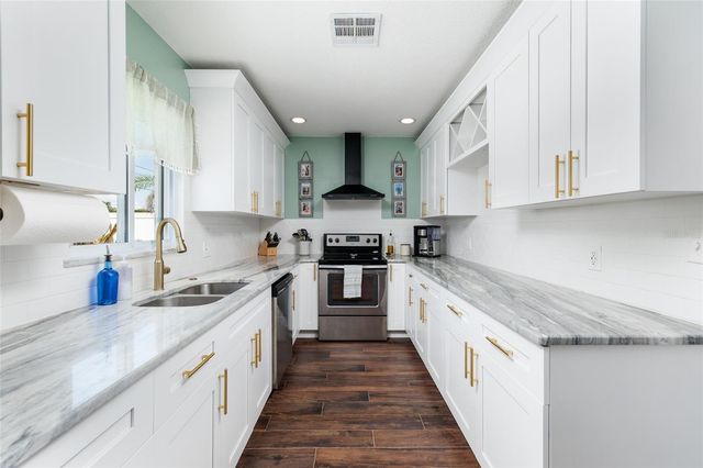 5950 35TH AVENUE N, St Petersburg, FL 33710
