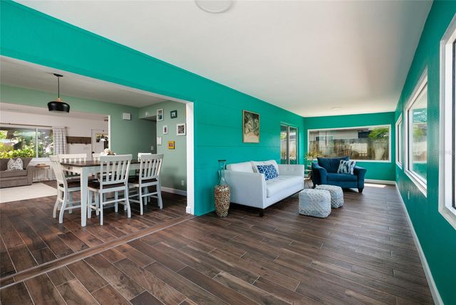 5950 35TH AVENUE N, St Petersburg, FL 33710