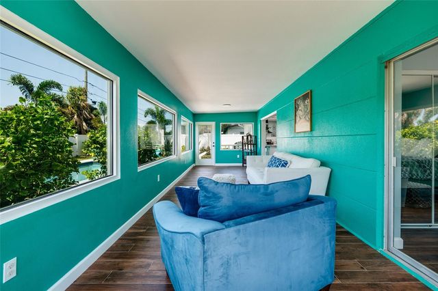 5950 35TH AVENUE N, St Petersburg, FL 33710