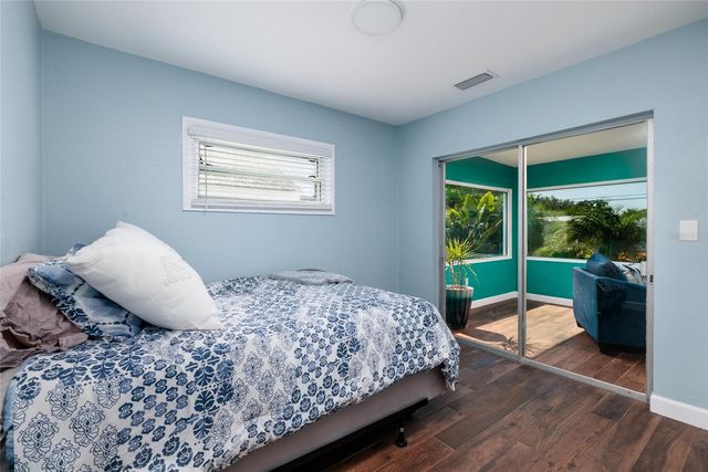 5950 35TH AVENUE N, St Petersburg, FL 33710