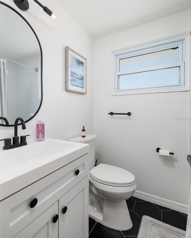 5950 35TH AVENUE N, St Petersburg, FL 33710