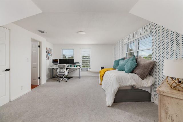 5950 35TH AVENUE N, St Petersburg, FL 33710