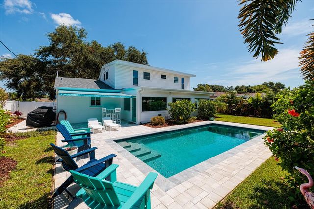 5950 35TH AVENUE N, St Petersburg, FL 33710