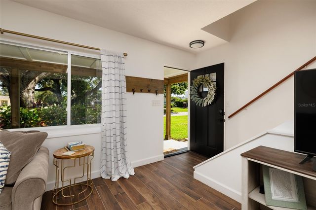 5950 35TH AVENUE N, St Petersburg, FL 33710