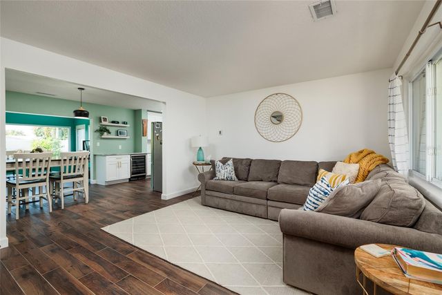 5950 35TH AVENUE N, St Petersburg, FL 33710