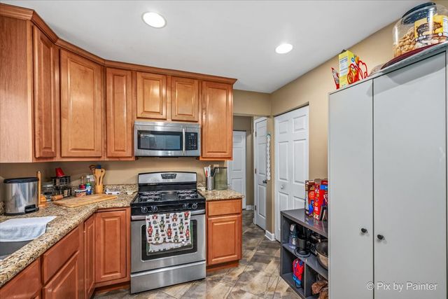 260 FLAGSTAFF Lane, Hoffman Estates, IL 60169
