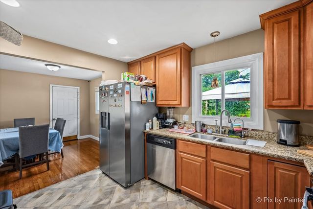 260 FLAGSTAFF Lane, Hoffman Estates, IL 60169