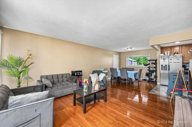 260 FLAGSTAFF Lane, Hoffman Estates, IL 60169
