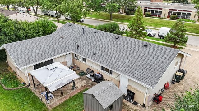260 FLAGSTAFF Lane, Hoffman Estates, IL 60169