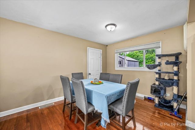 260 FLAGSTAFF Lane, Hoffman Estates, IL 60169