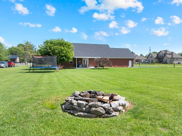 560 Crosswood Ct, Murfreesboro, TN 37127