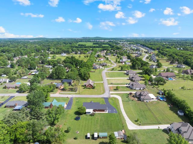 560 Crosswood Ct, Murfreesboro, TN 37127