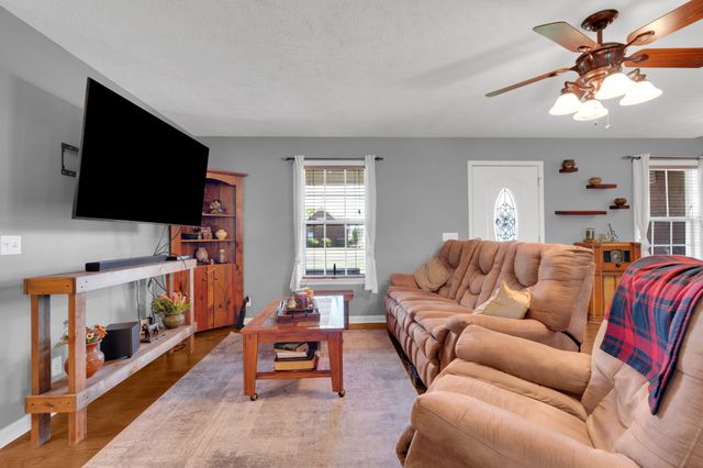 560 Crosswood Ct, Murfreesboro, TN 37127