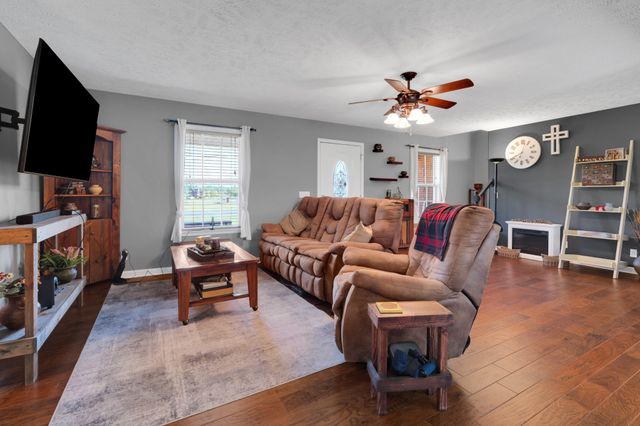 560 Crosswood Ct, Murfreesboro, TN 37127