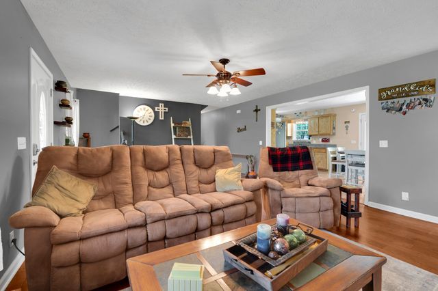 560 Crosswood Ct, Murfreesboro, TN 37127