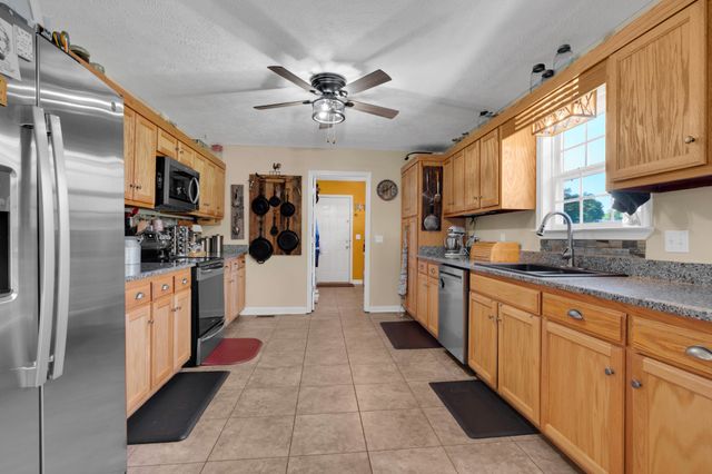 560 Crosswood Ct, Murfreesboro, TN 37127