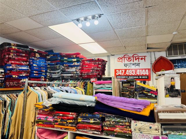 2926 Caniff Street, Hamtramck, MI 48212