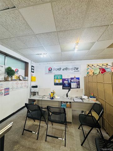 2926 Caniff Street, Hamtramck, MI 48212