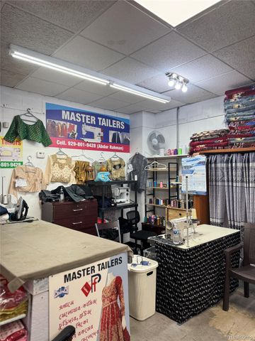 2926 Caniff Street, Hamtramck, MI 48212