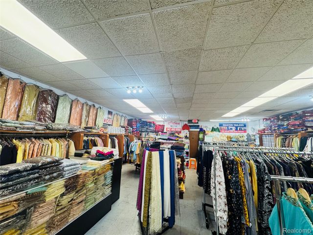 2926 Caniff Street, Hamtramck, MI 48212