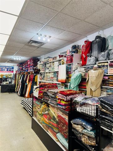 2926 Caniff Street, Hamtramck, MI 48212