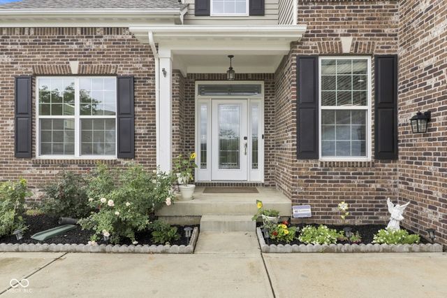 12002 Logan Hunter Trail, Noblesville, IN 46060