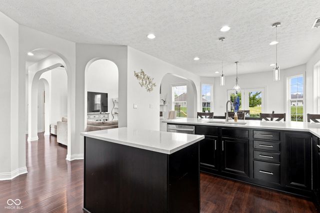 12002 Logan Hunter Trail, Noblesville, IN 46060