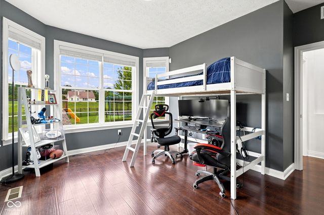 12002 Logan Hunter Trail, Noblesville, IN 46060