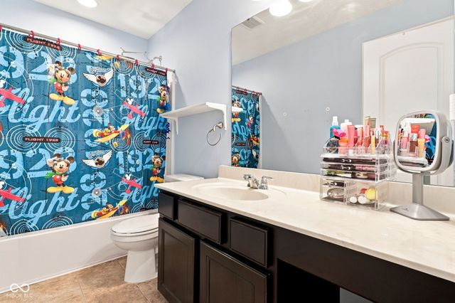 12002 Logan Hunter Trail, Noblesville, IN 46060