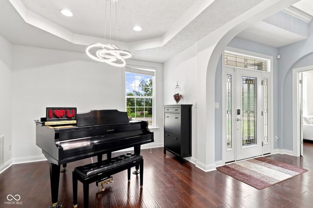 12002 Logan Hunter Trail, Noblesville, IN 46060